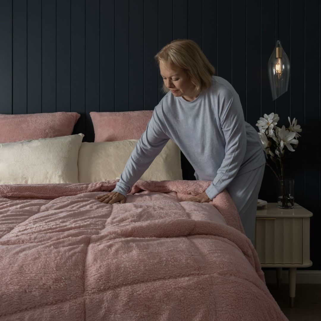 Blush Snuggle Fleece Comforter Set