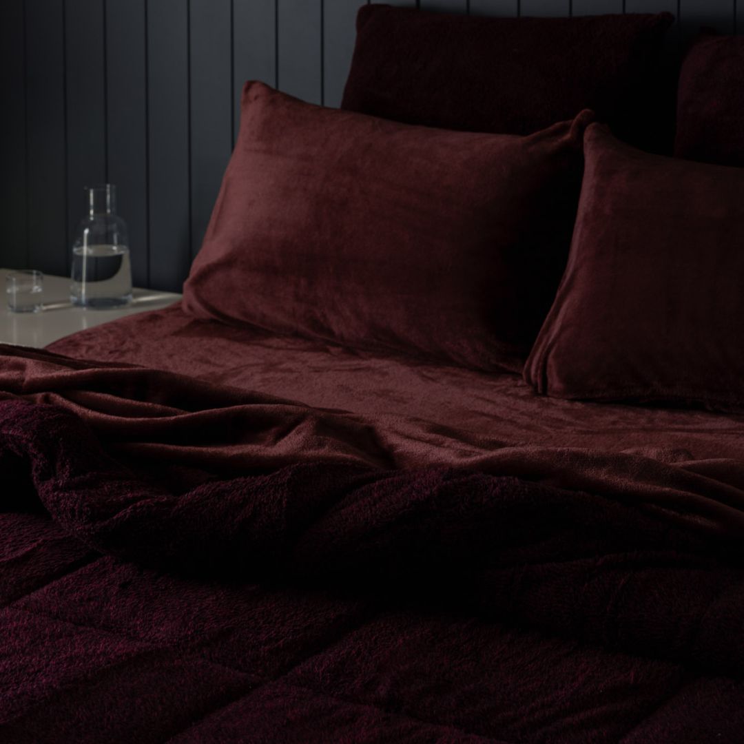 Burgundy Black Snuggle Fleece Comforter Set