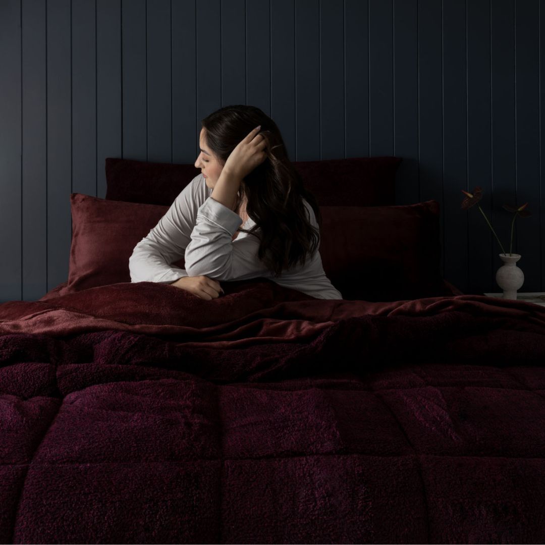 Burgundy Black Snuggle Fleece Comforter Set
