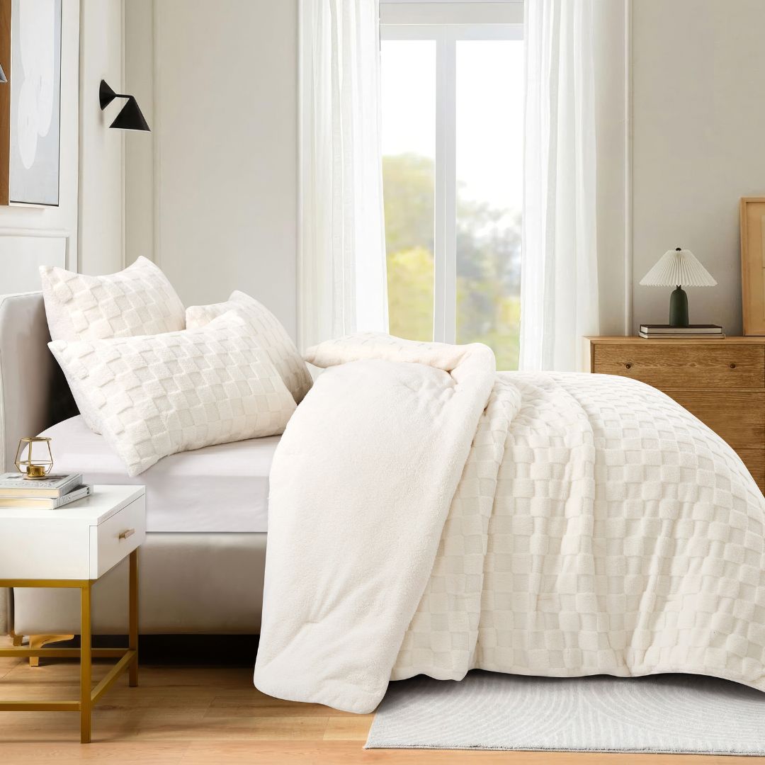 Checkered Cream Snuggle Fleece Comforter Set