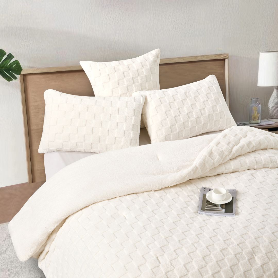 Checkered Cream Snuggle Fleece Comforter Set