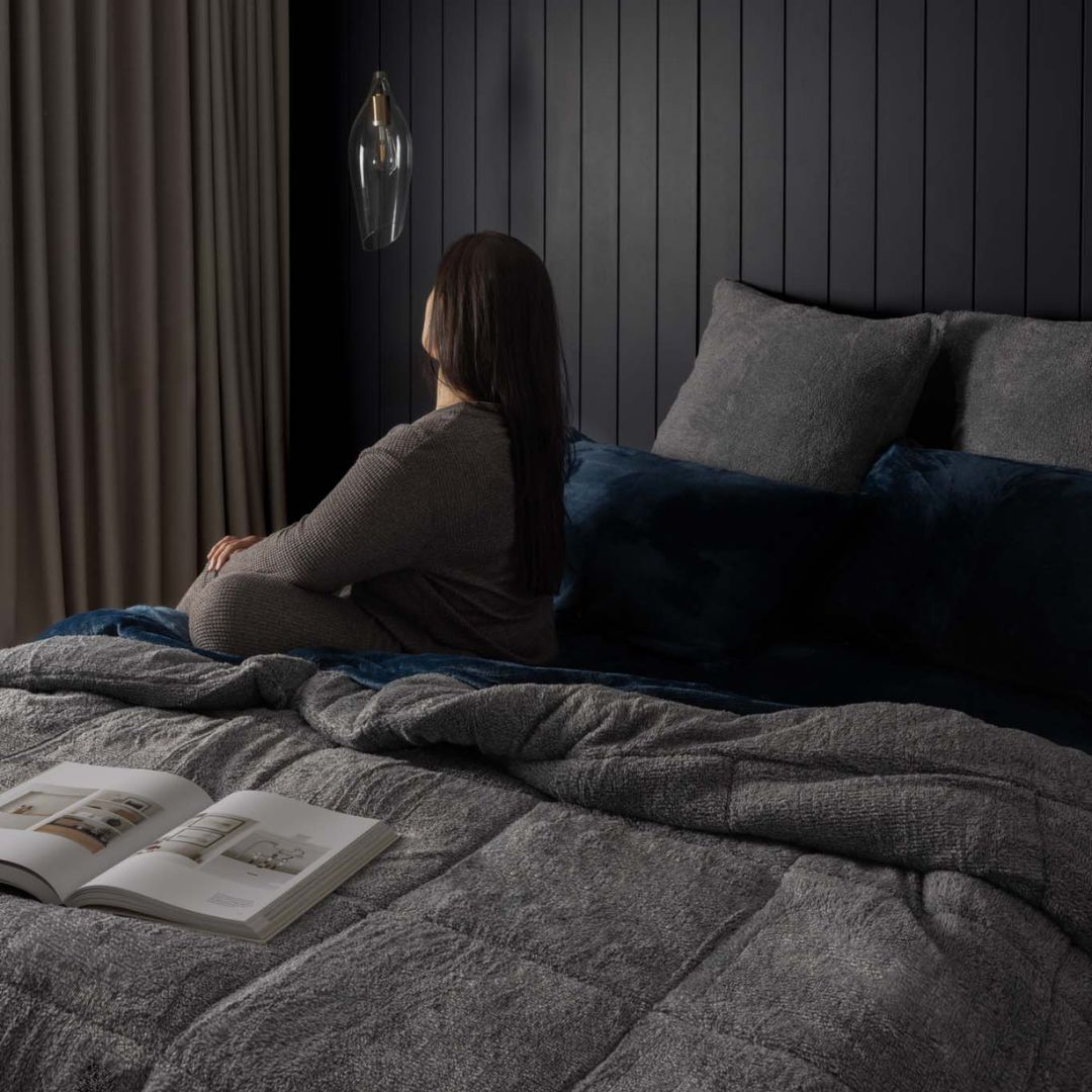 Black White Snuggle Fleece Comforter Set