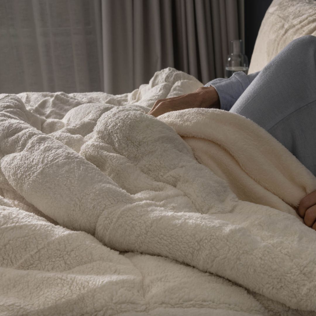 Ivory Snuggle Fleece Comforter Set