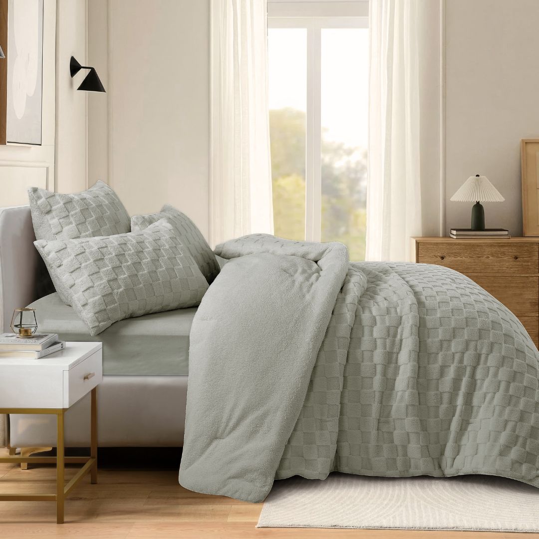 Checkered Soft Sage Snuggle Fleece Comforter Set